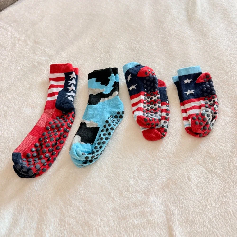 Jump Park Socks Lot‎ 4 Adult Youth Anti Slip Trampoline Socks Bundle